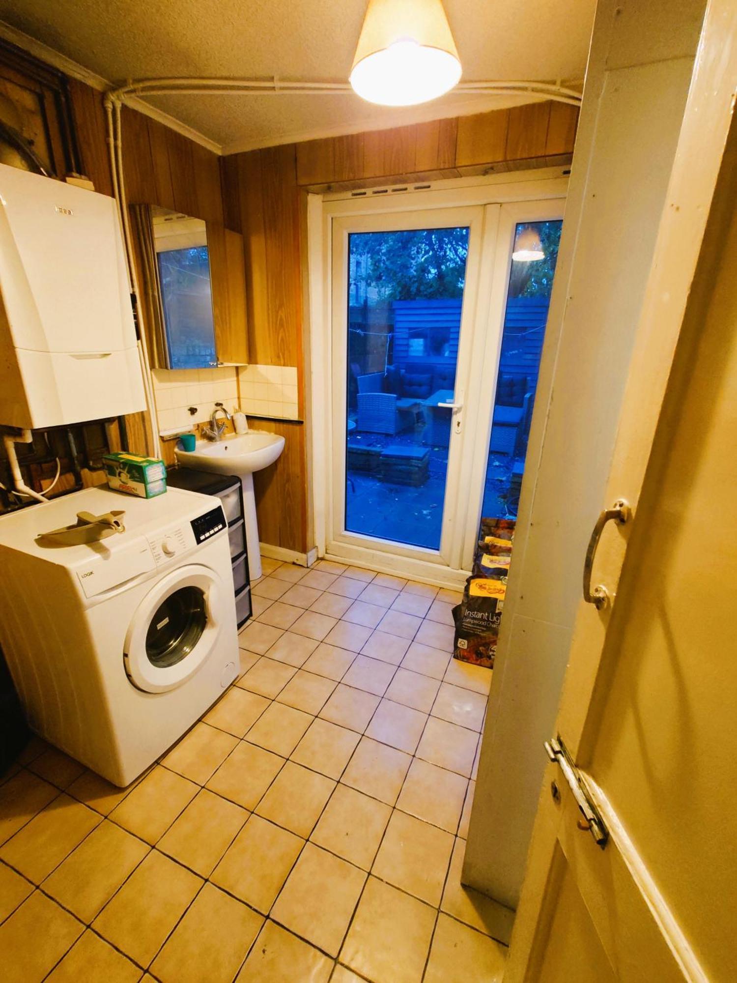 Edwardian 4 Bedrooms With 4 Bathrooms Townhouse, Next To Underground, Accommodates 10 People London Exterior photo