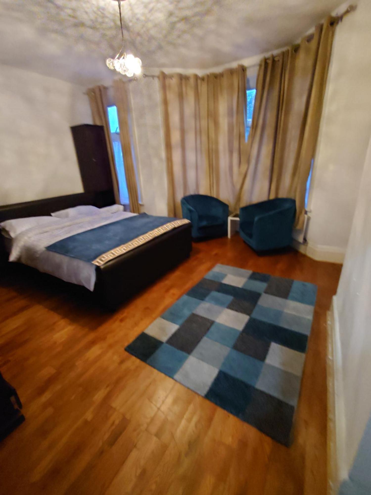 Edwardian 4 Bedrooms With 4 Bathrooms Townhouse, Next To Underground, Accommodates 10 People London Exterior photo